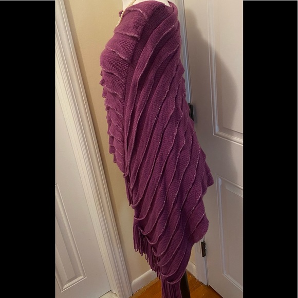 Ruffled Purple poncho Sweater size M - Picture 4 of 9